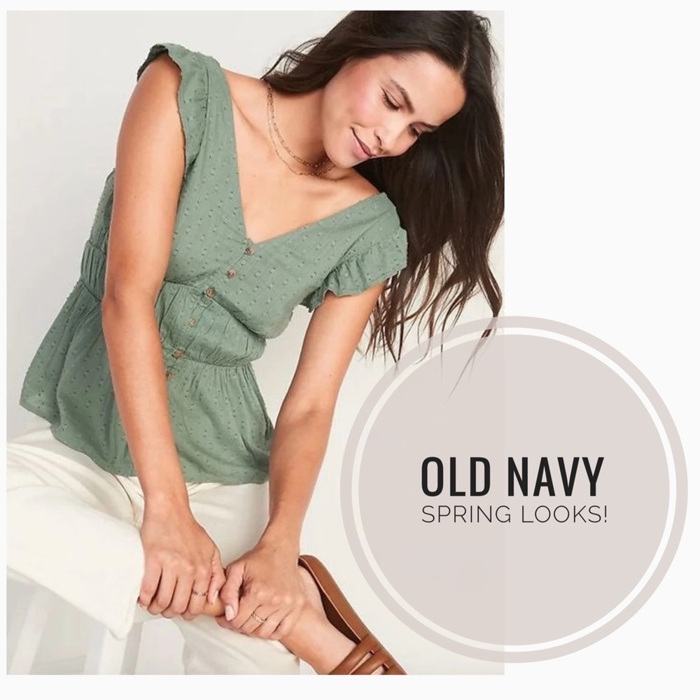 Old Navy botton front, defined waist top